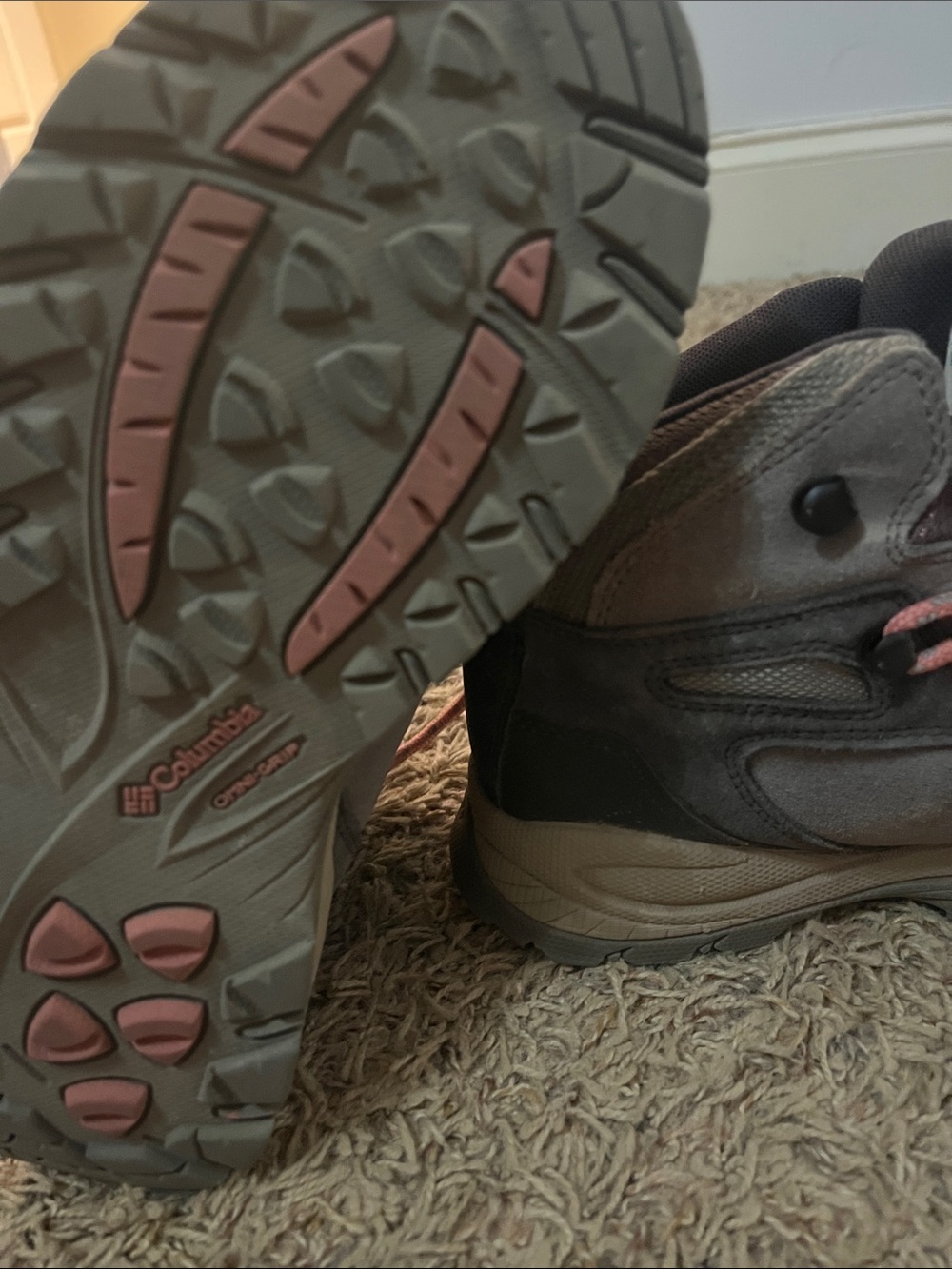 Columbia ladies Gray and pink Hiking Boots with Laces - Picture 4 of 4